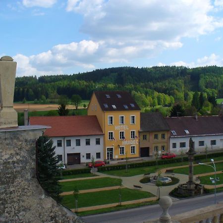 Hotel Hradec Mlazovice Экстерьер фото